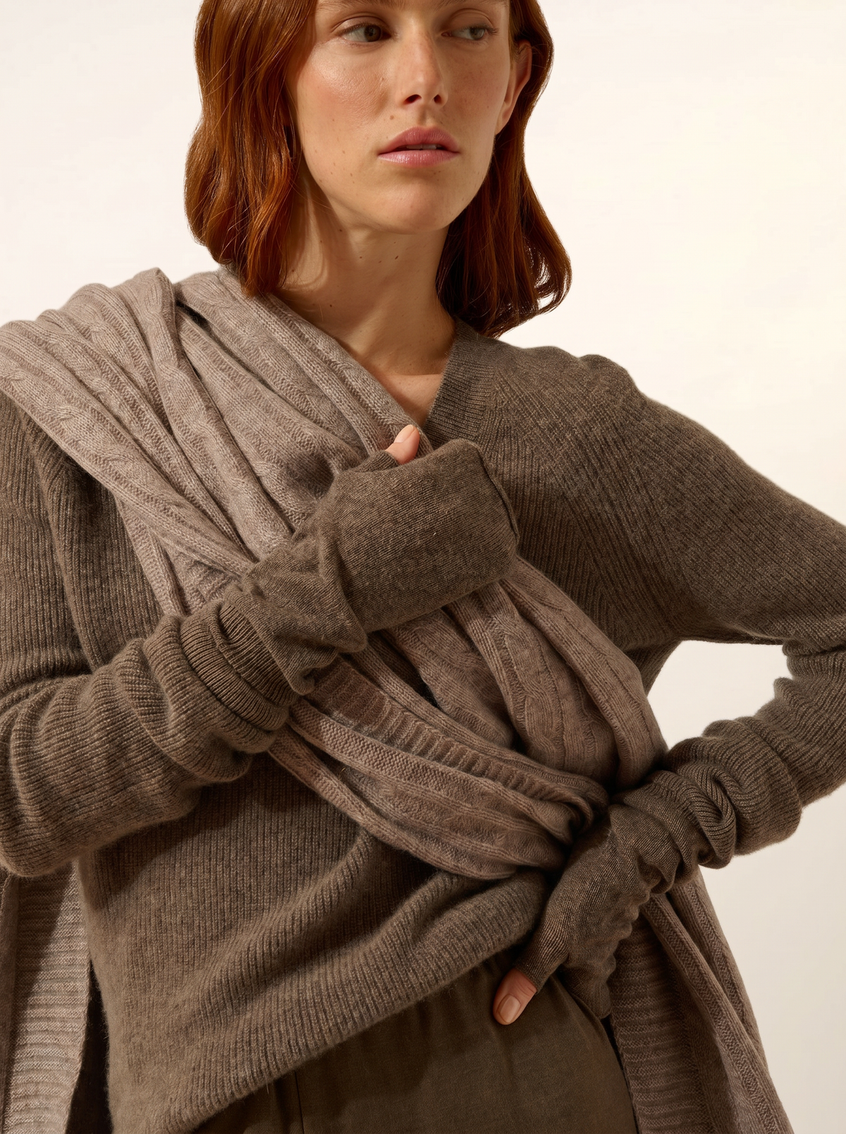 Håndledsvarmere - Zoe - Meleret Taupe