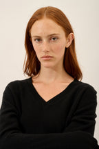 Jersey Cuello V - Nora - Negro