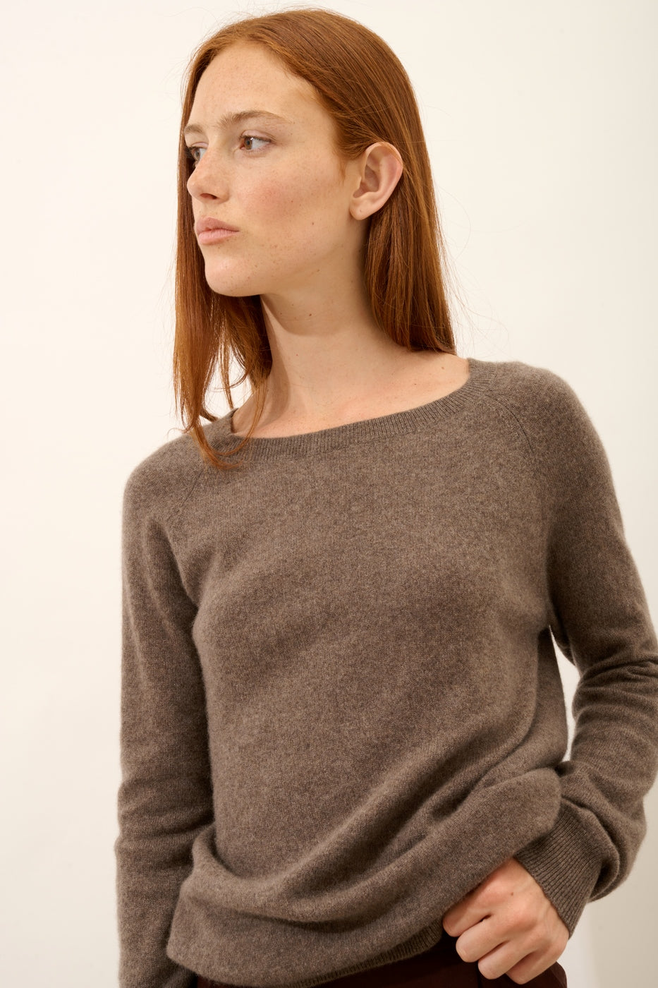 Jersey Cuello Barco Lágrima en Espalda - Abigail - Taupe Jaspeado