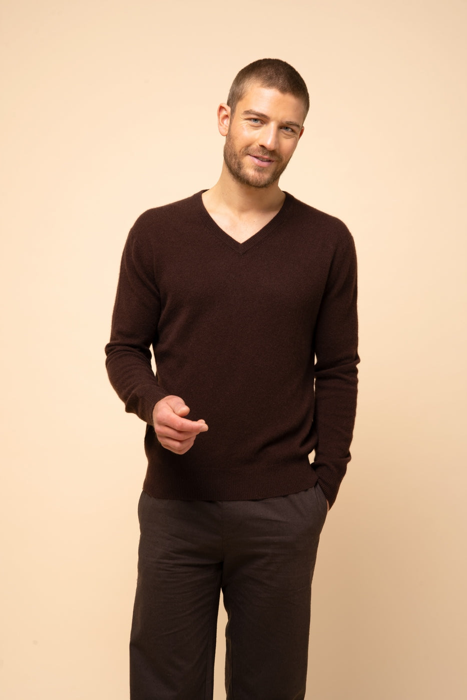 Jersey cuello de pico - Walt - 100 % cachemira, 2 hilos - Choco - Hombre