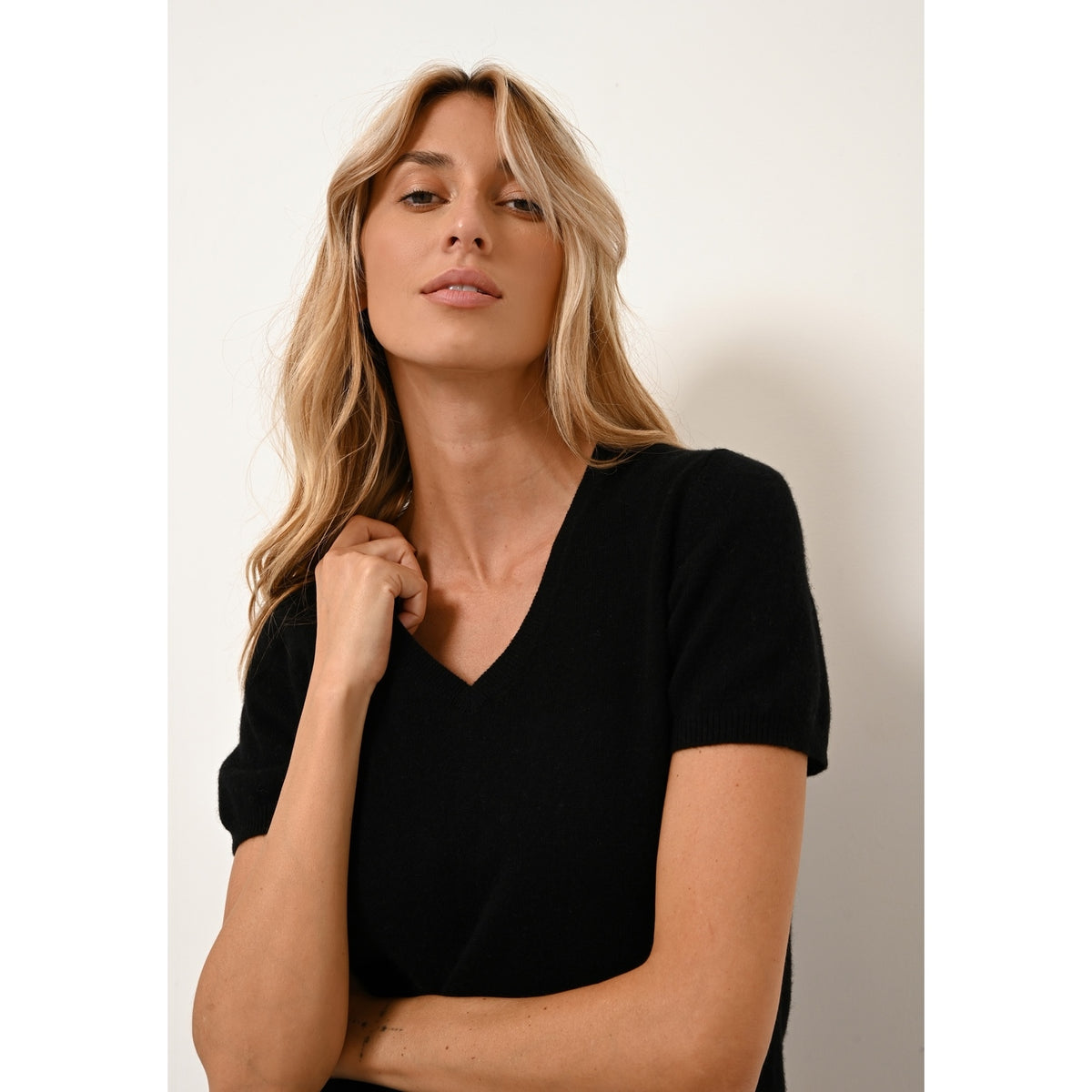 Camiseta de Cuello de Pico - Glamis - Negro