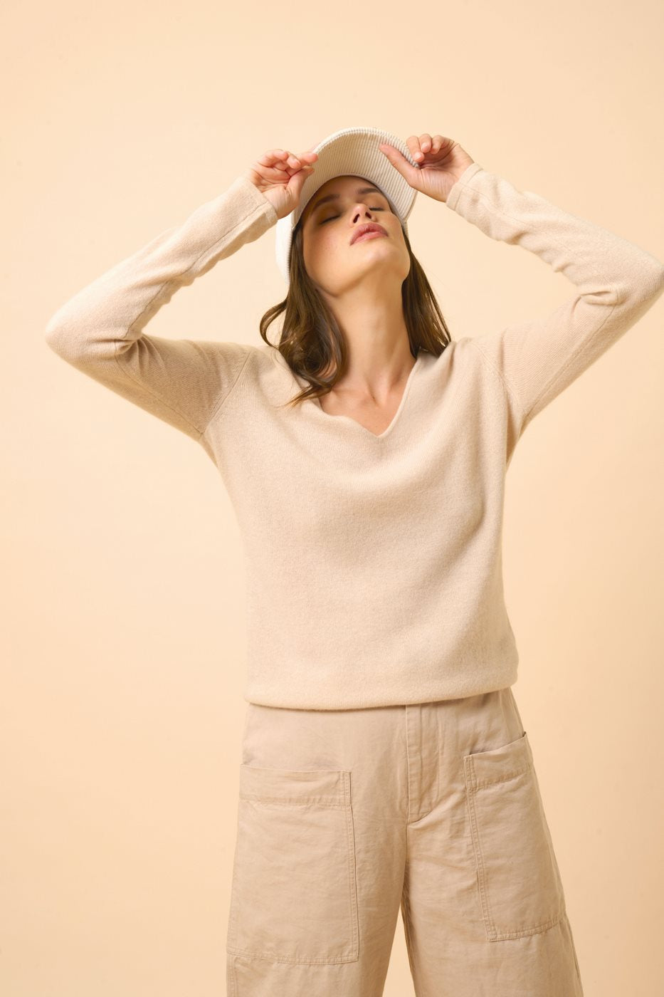 V-Neck Jumper - Joan - Nude