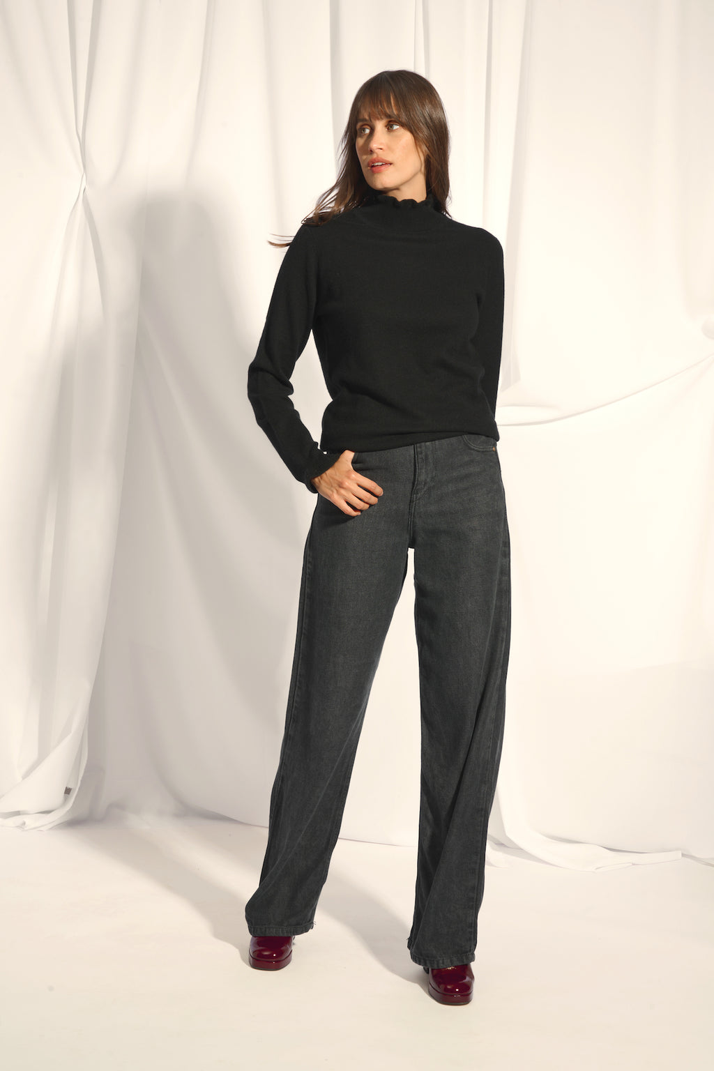 Pull Col Montant Volanté - Trila - Noir