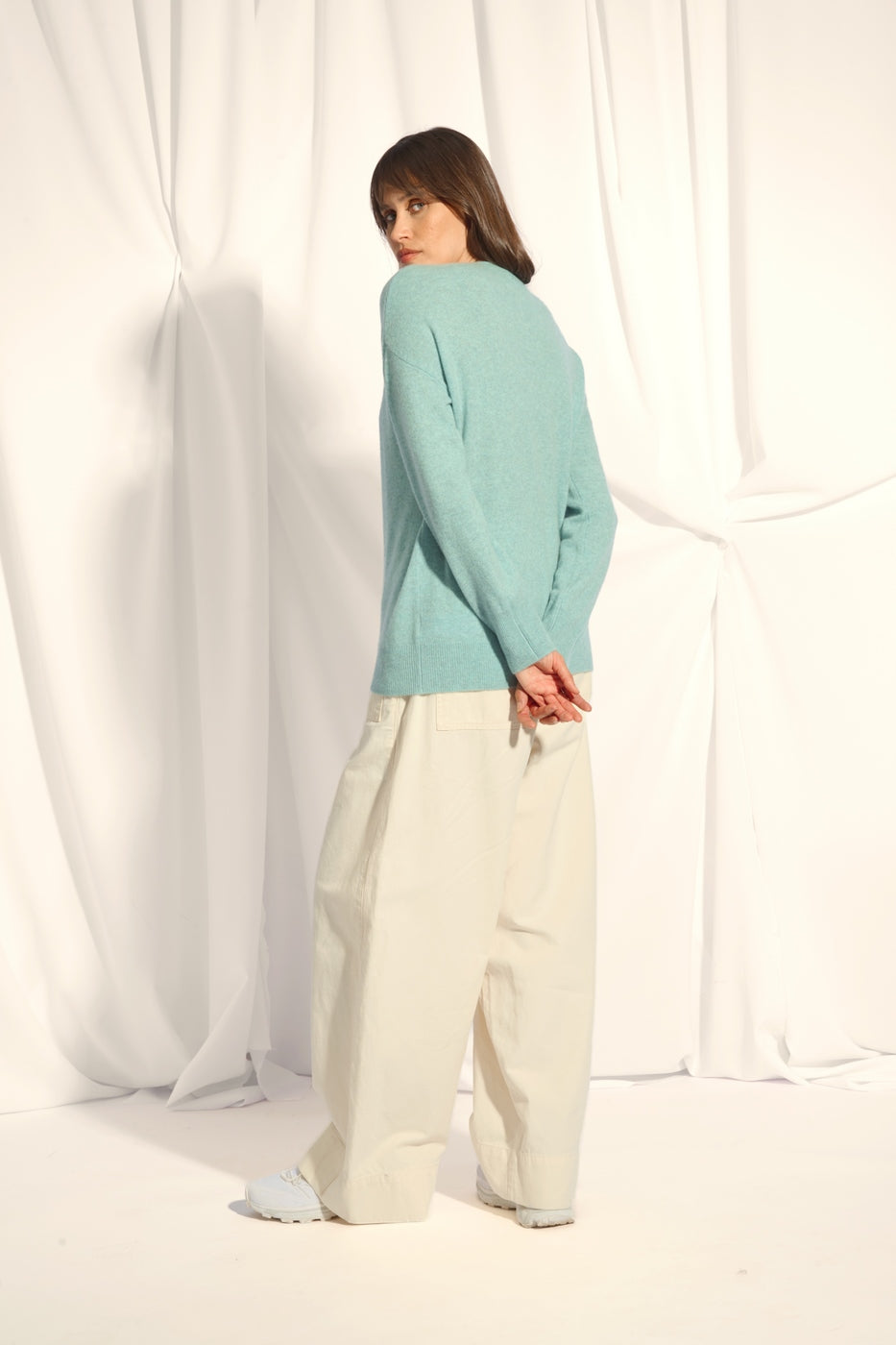 V-Neck Jumper - Birse - Mottled Aqua