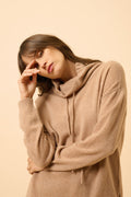 Jersey de Cuello Alto con Cordón Ajustable y Aberturas Laterales - Melrose - Camel Vigoré