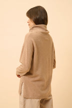 Jersey de Cuello Alto con Cordón Ajustable y Aberturas Laterales - Melrose - Camel Vigoré