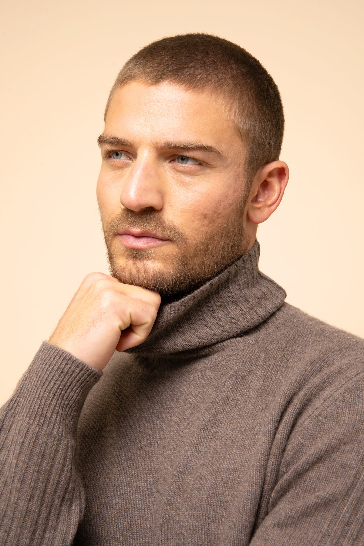 4-Ply Turtleneck Sweater - Black - Heather Taupe