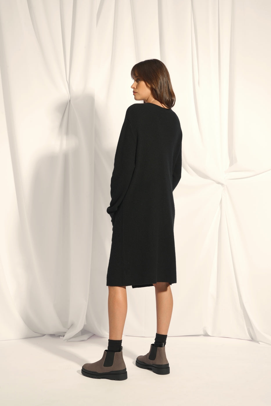 Long V-Neck Cardigan - Dache - Black