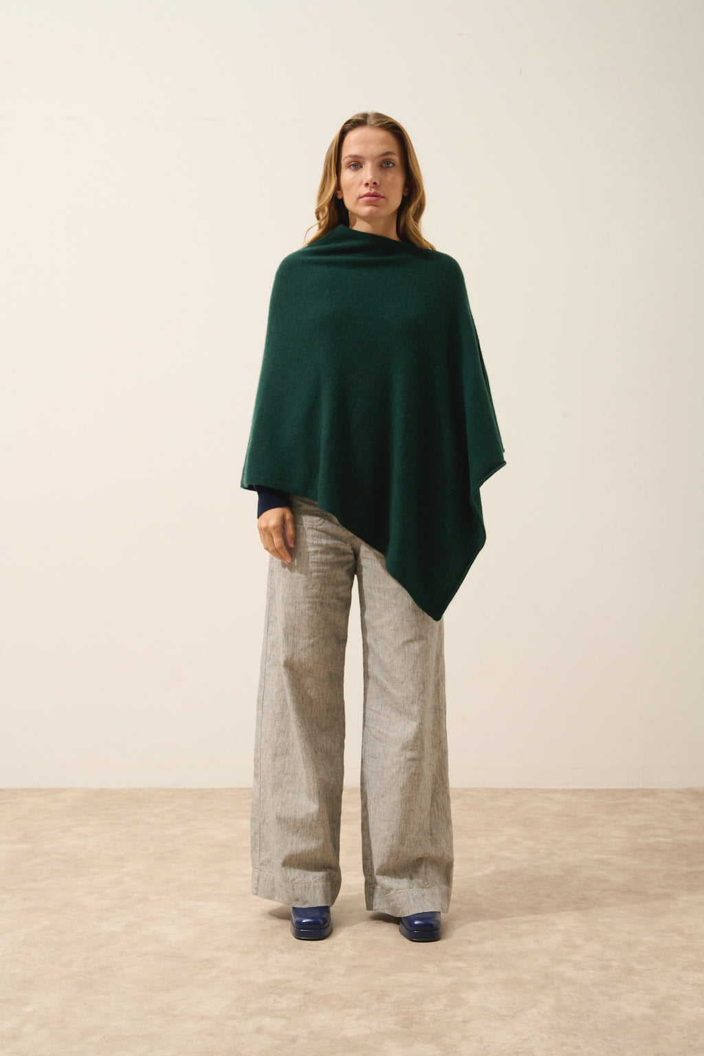 Poncho 4 Cabos - Ashley - Ciprés