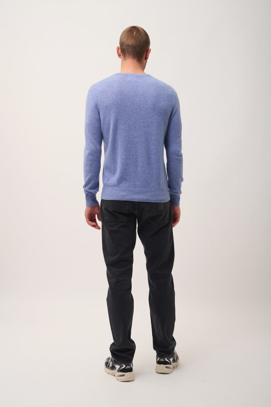 Jersey de Cuello de Pico -Walt-100% Cachemira, 2 Cabos-Sky Vigoré-Hombre