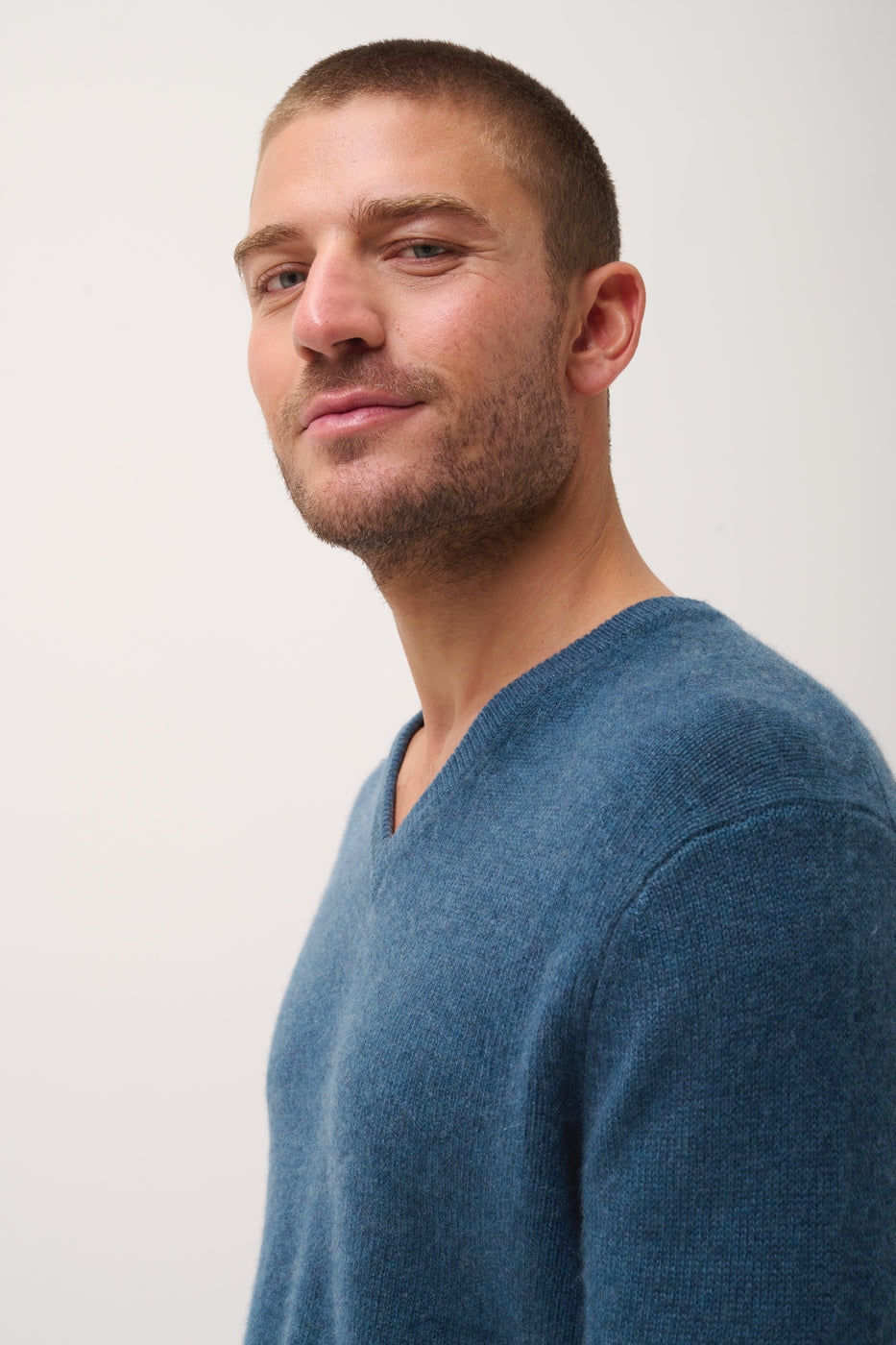 V-Neck 4-Ply Jumper-Nathan -100% Cashmere, 4 Ply-Teal Marl-Men
