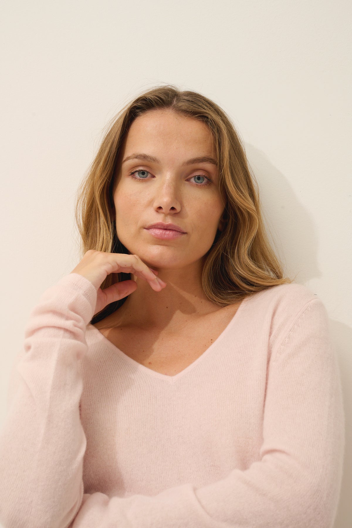 Pull Col V Joan - 100% Cachemire 2 Fils - Poudre - Femme