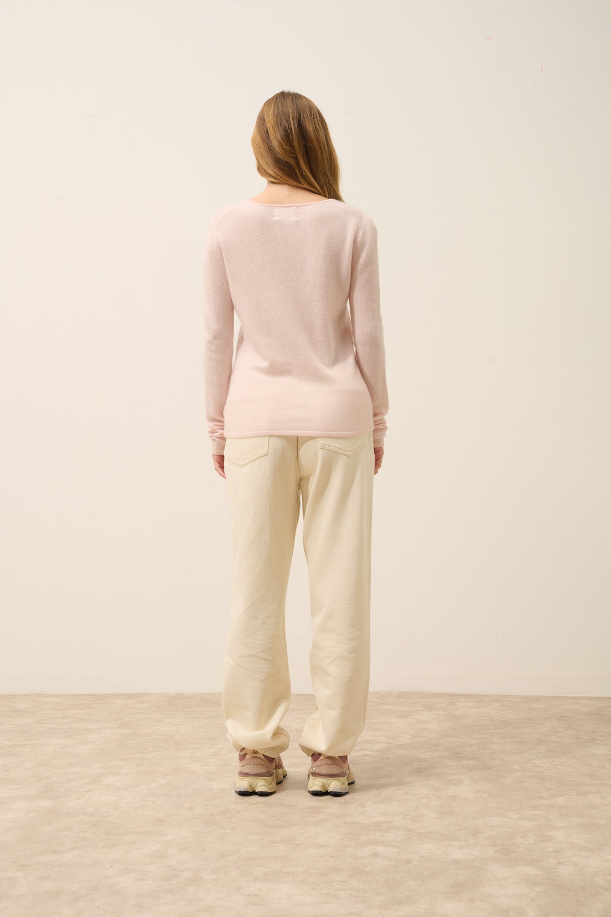 Pull Col V Joan - 100% Cachemire 2 Fils - Poudre - Femme