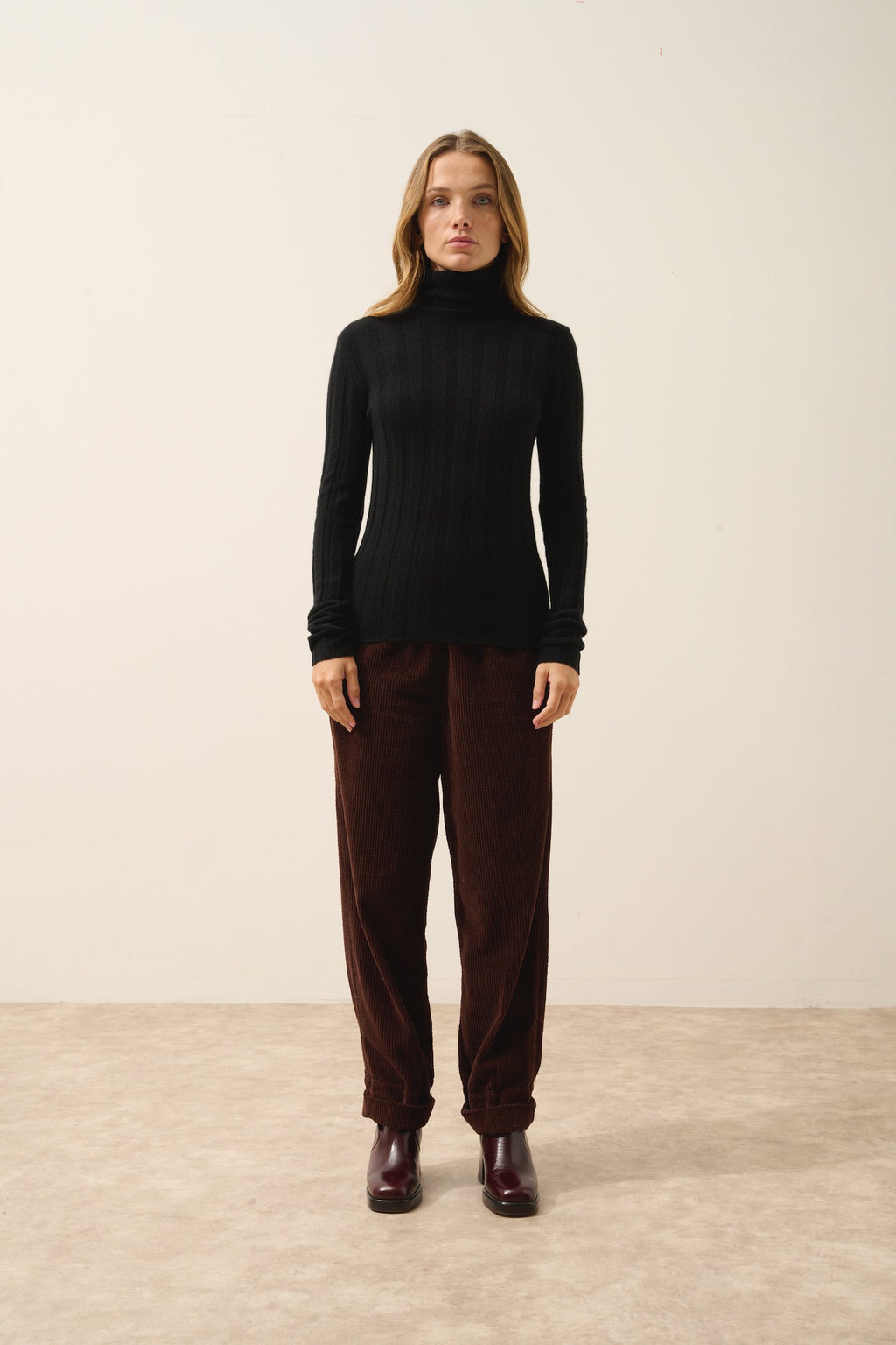 Serelith Roll-Neck Jumper - 100% 2-Ply Cashmere - Black - Women