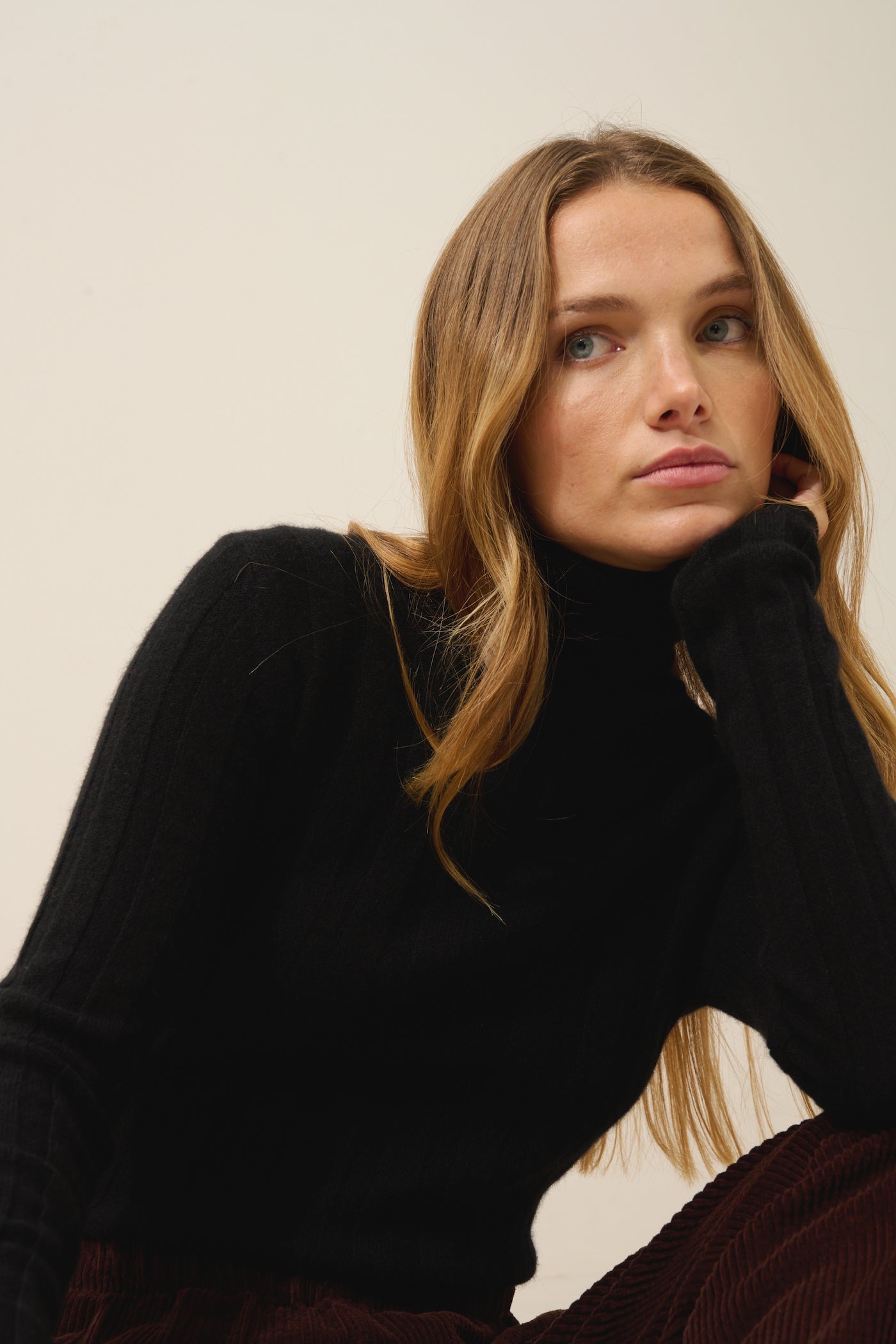Serelith Roll-Neck Jumper - 100% 2-Ply Cashmere - Black - Women