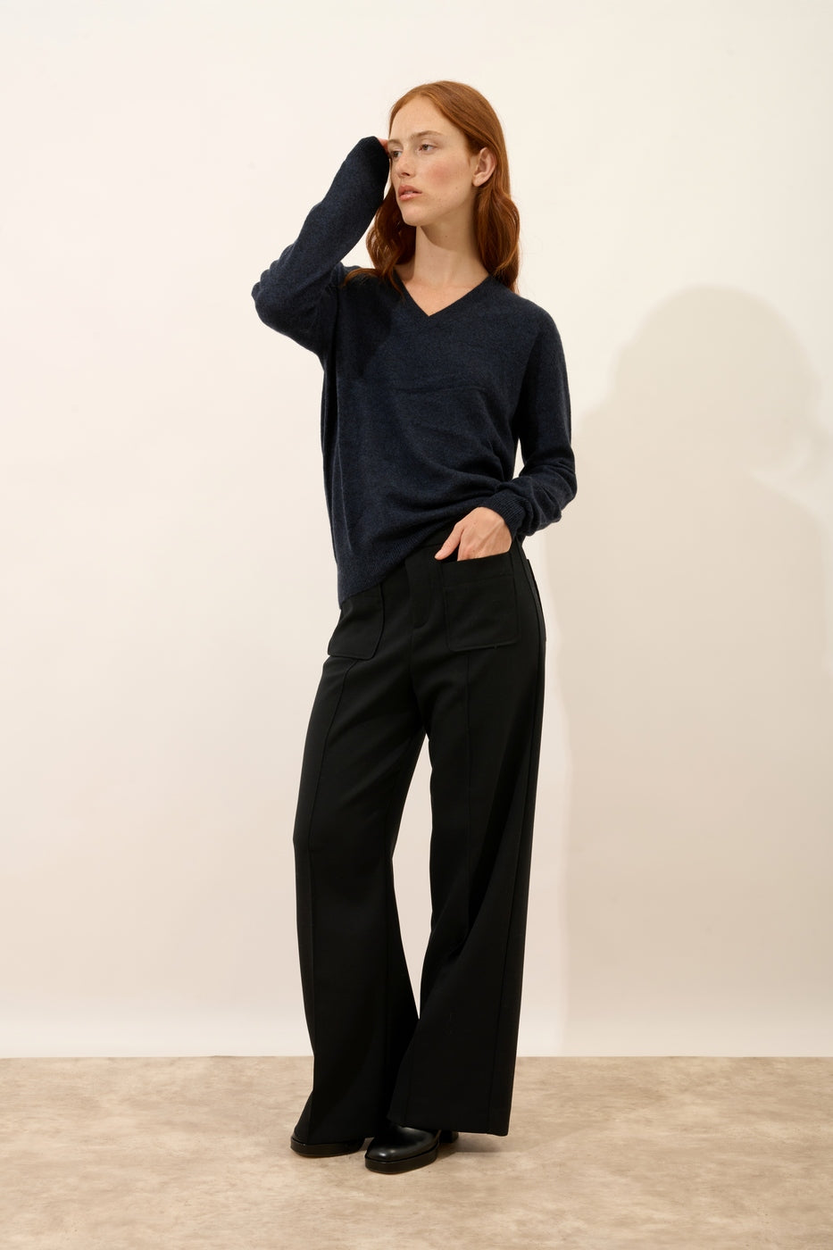 Jersey de Cuello en V - Nora - Caviar