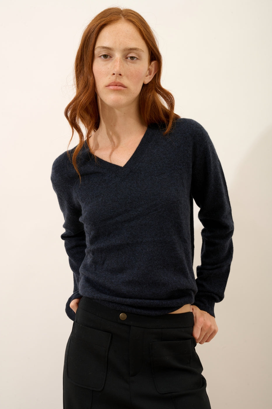 Jersey de Cuello en V - Nora - Caviar
