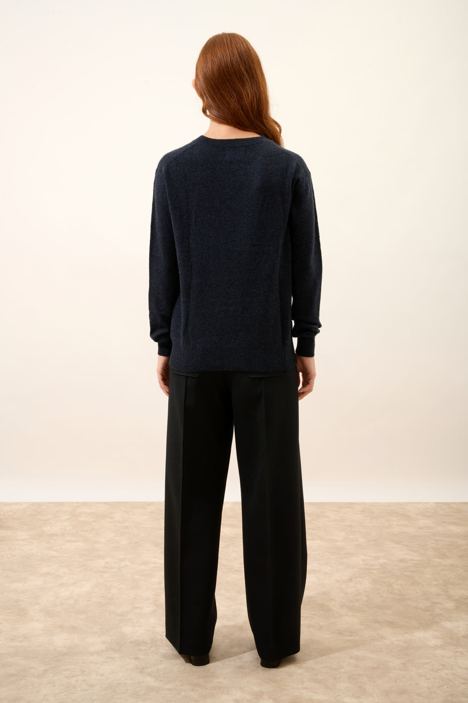 Jersey de Cuello en V - Nora - Caviar