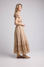 Vestido largo de manga corta - Beige