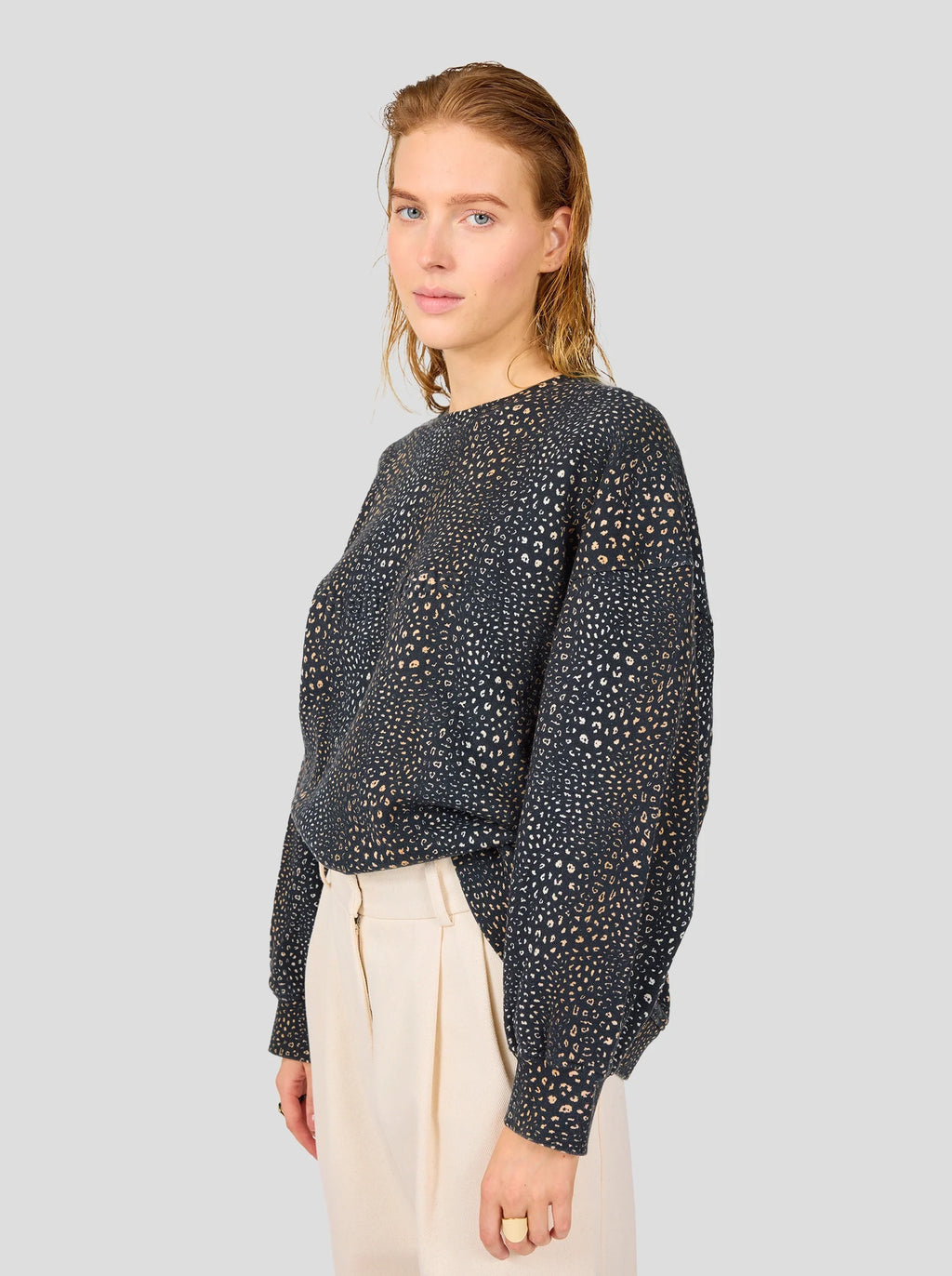 Pull Harlem En Polaire Noire Imprimée Léopard