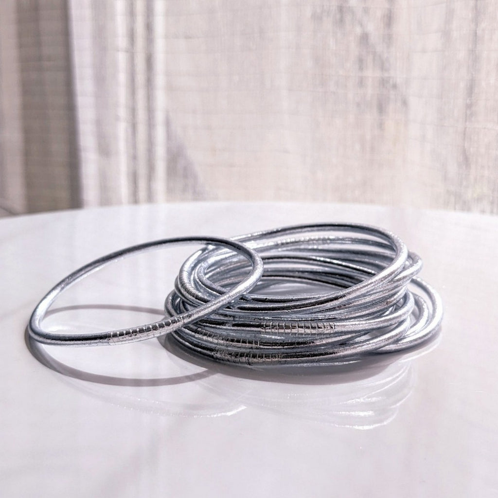 Fijne Boeddhistische Bangle - Silver