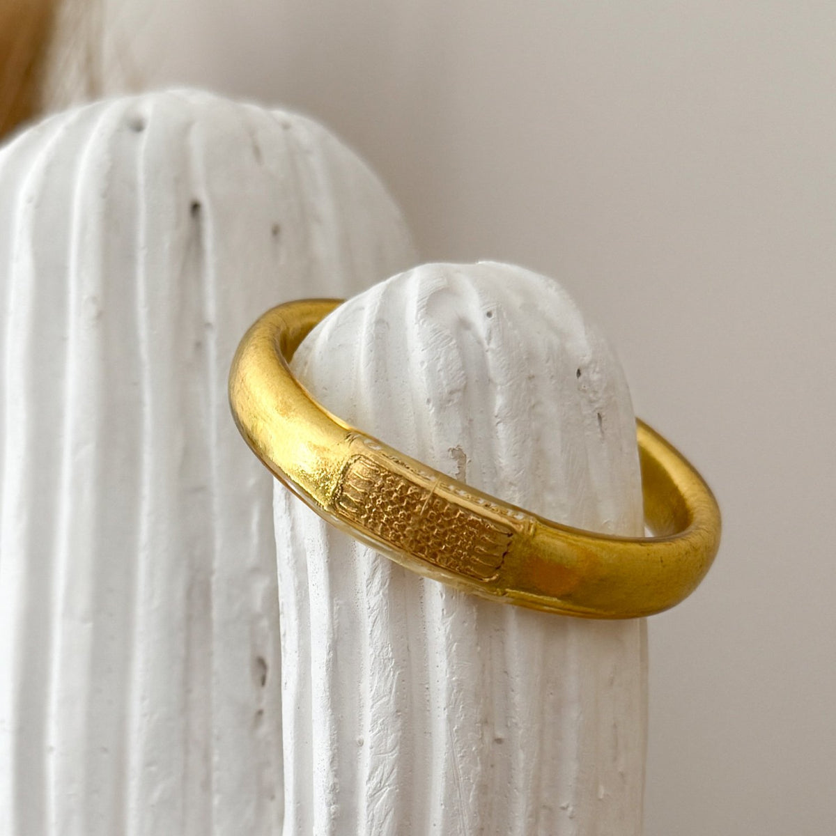 Jonc Bouddhiste Plat 12Mm - Light Gold