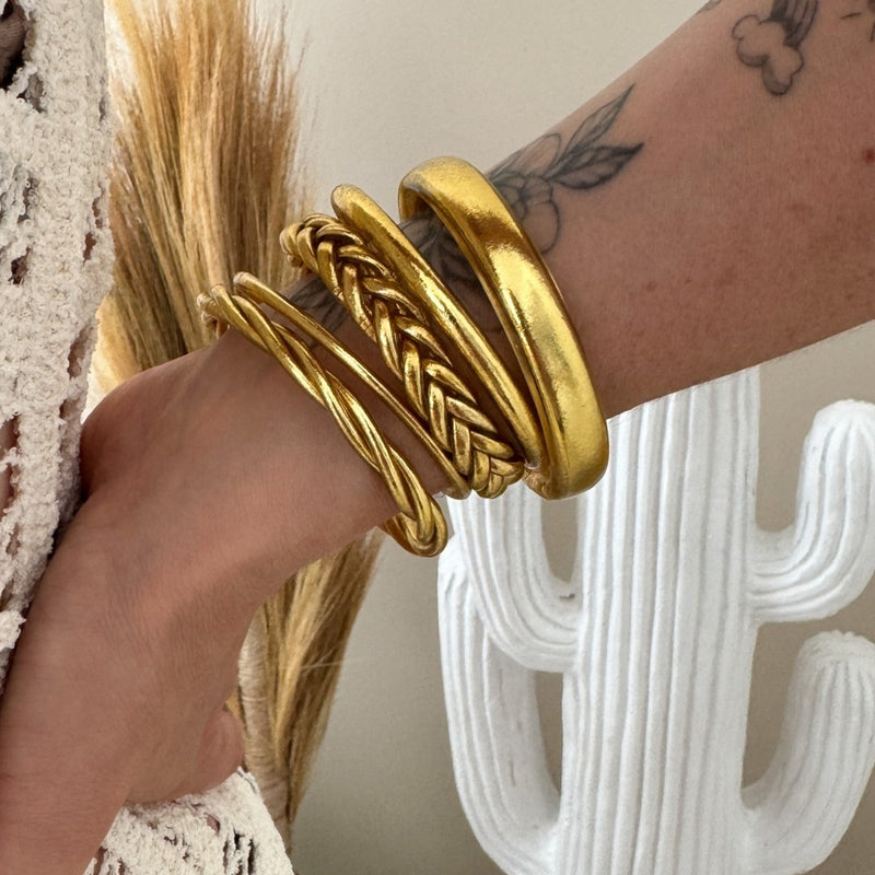 Brazalete Budista Retorcido - Oro Claro