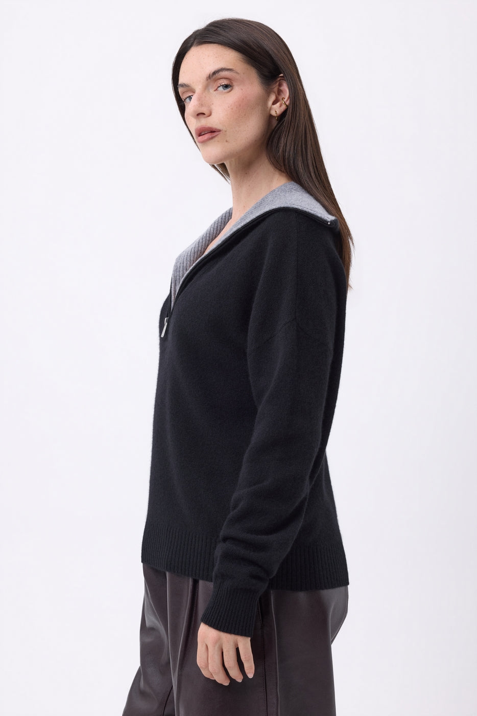 Kalon Wide High-Neck Zipped Jumper - Black - Women