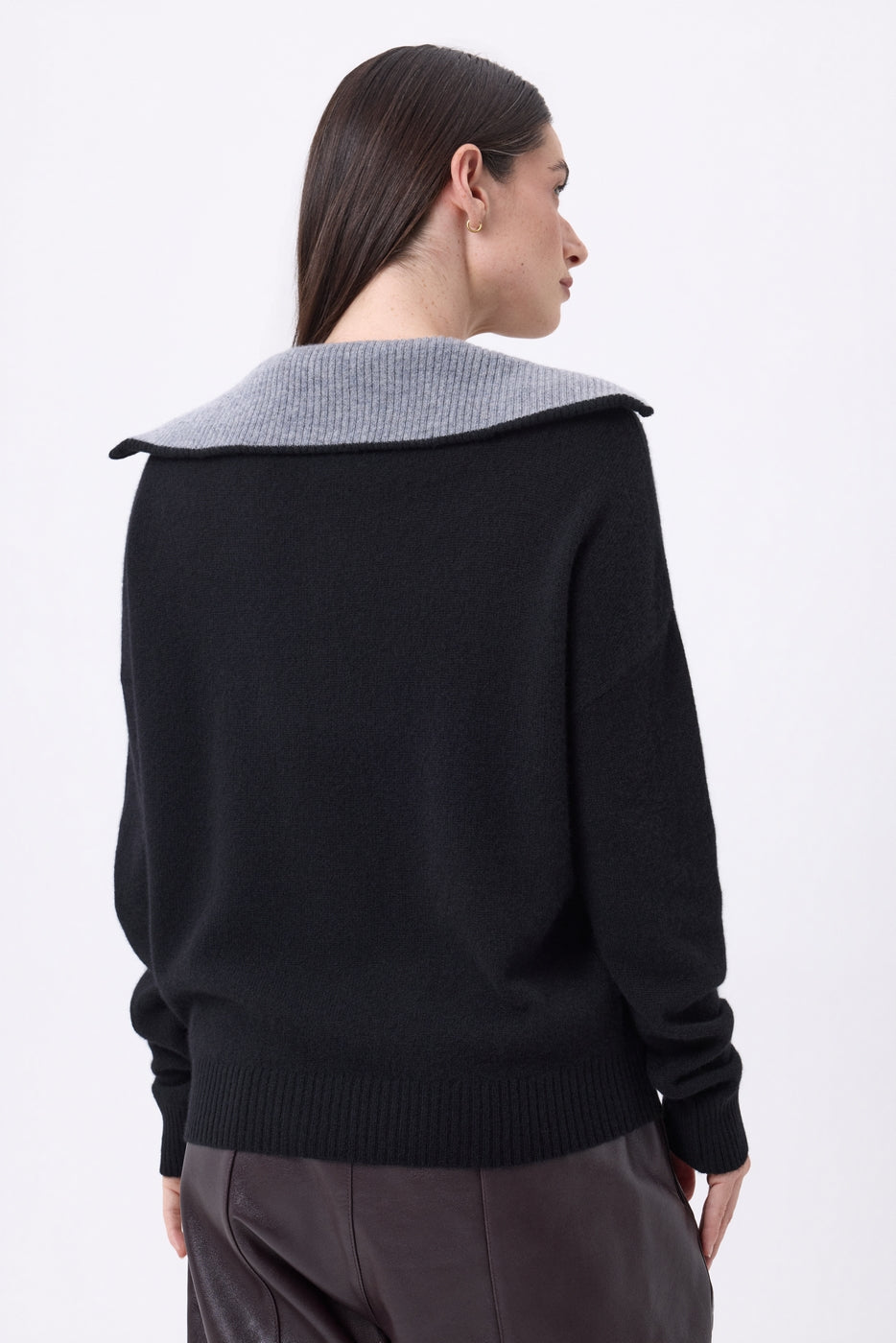 Kalon Wide High-Neck Zipped Jumper - Black - Women