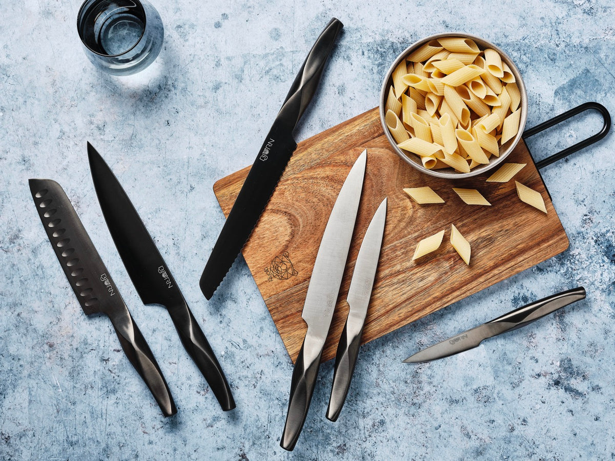 Nude - 6 Knives - Larus