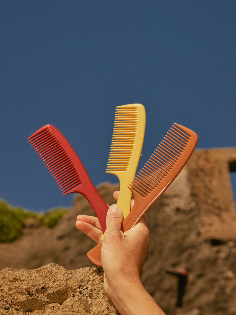 Le Peigne À Manche Démêlant En Acétate Terracotta