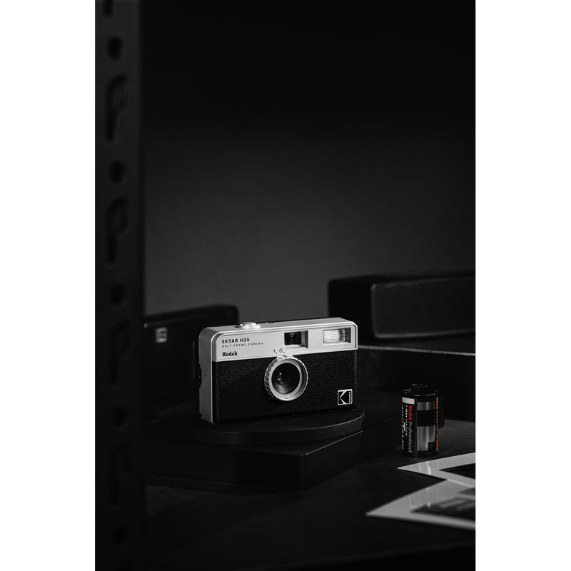 Cámara Kodak Ektar H35 (Negra) + Película Kodak Ultramax 24 Poses