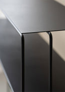 Konsolentisch Ria con un Ablage aus schwarzem Blech | Metalbude