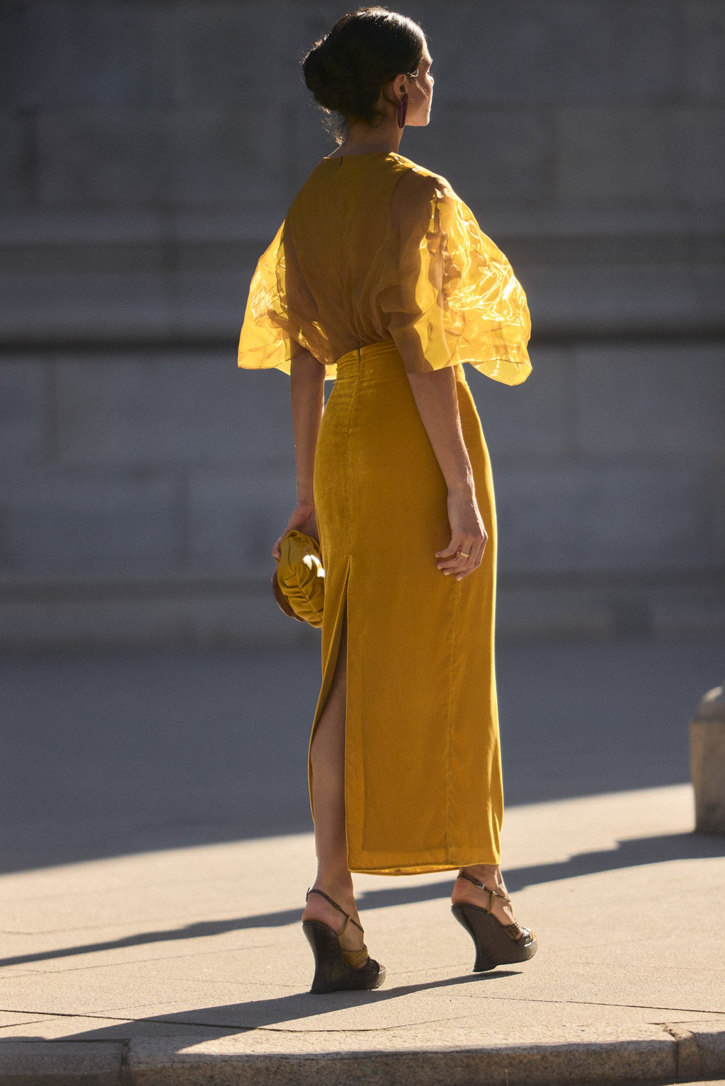 Vestido Beluso Mostaza