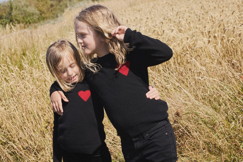 Lenny Round Neck Chest Sweater - Black Red Heart - 100% Oeko-Tex Cashmere - Child