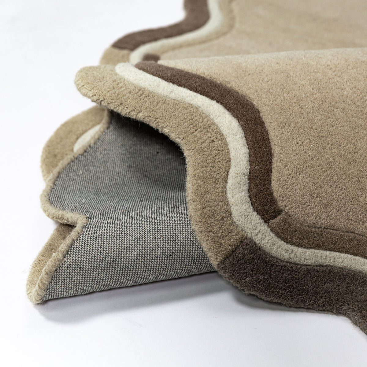 Lois Scallop Round Wool Rug
