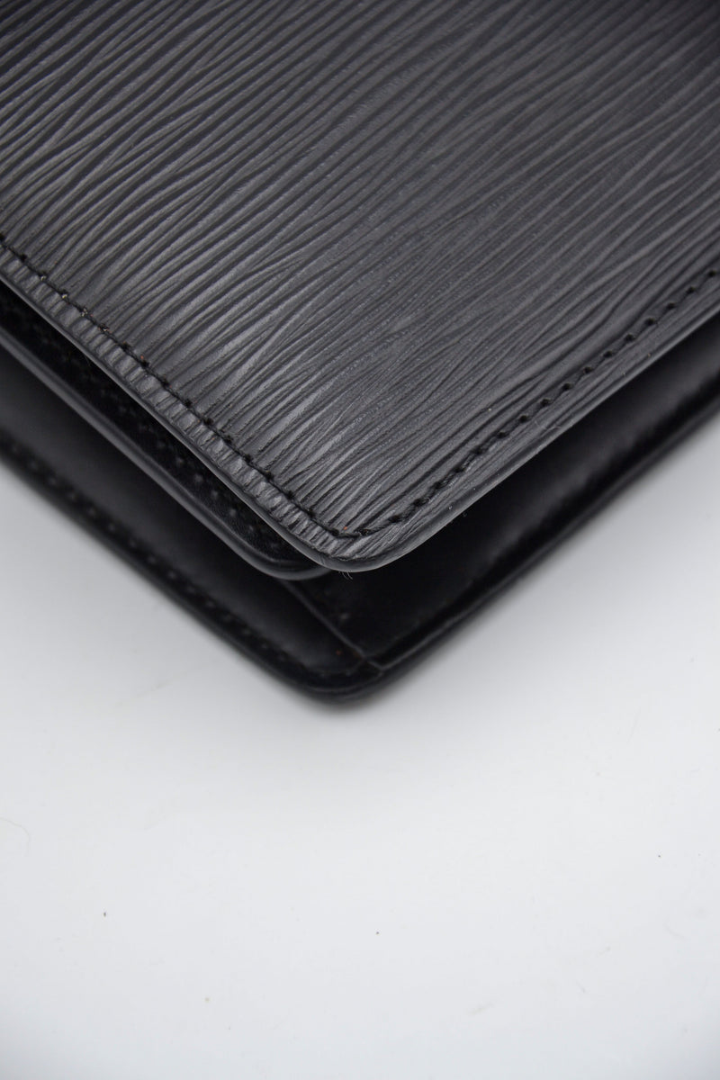 Louis Vuitton Capucines Epi