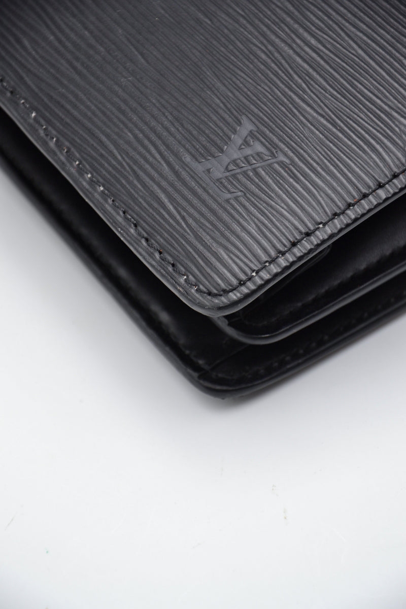 Louis Vuitton Capucines Epi
