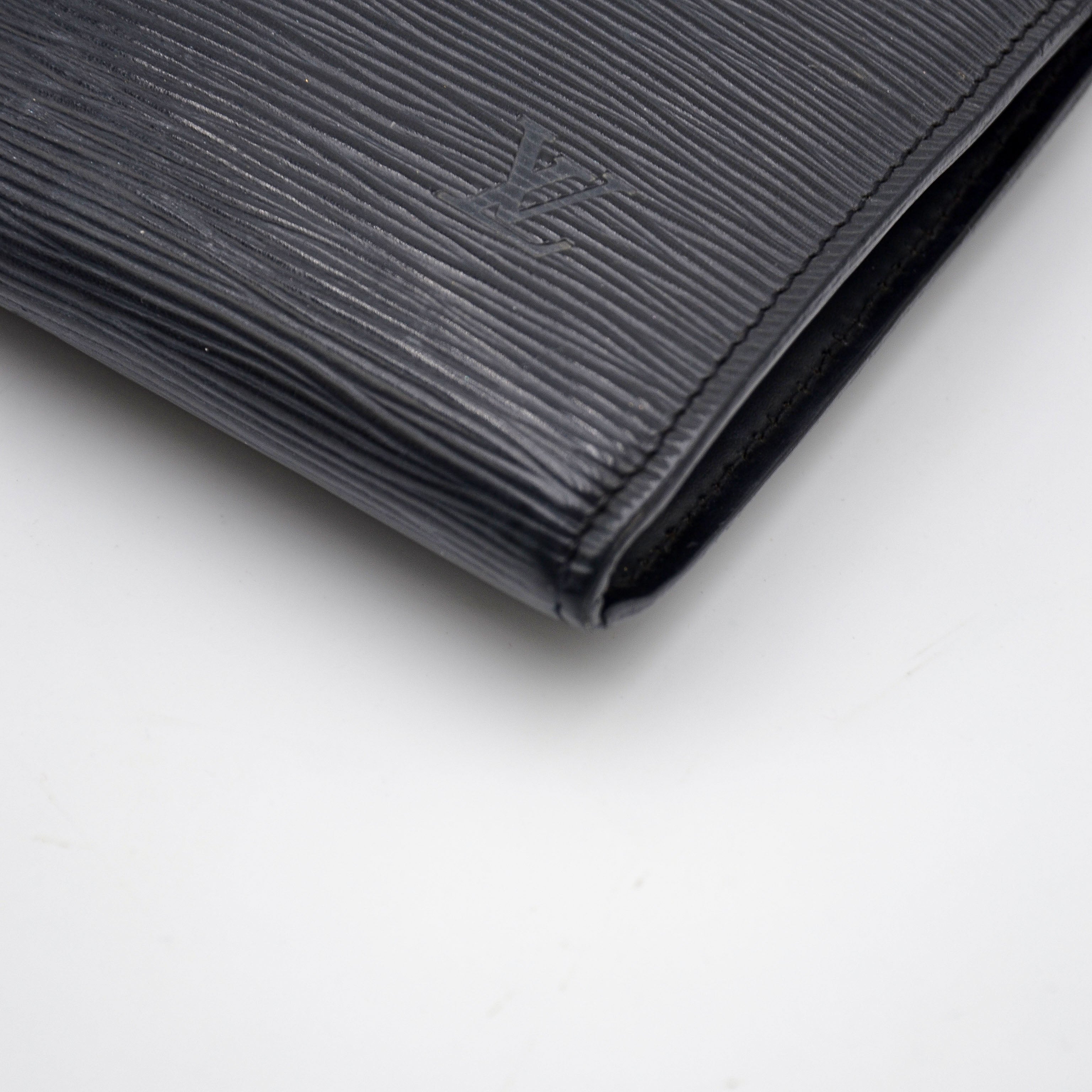 Pochette Louis Vuitton Accesorios Cuero Épi Negro