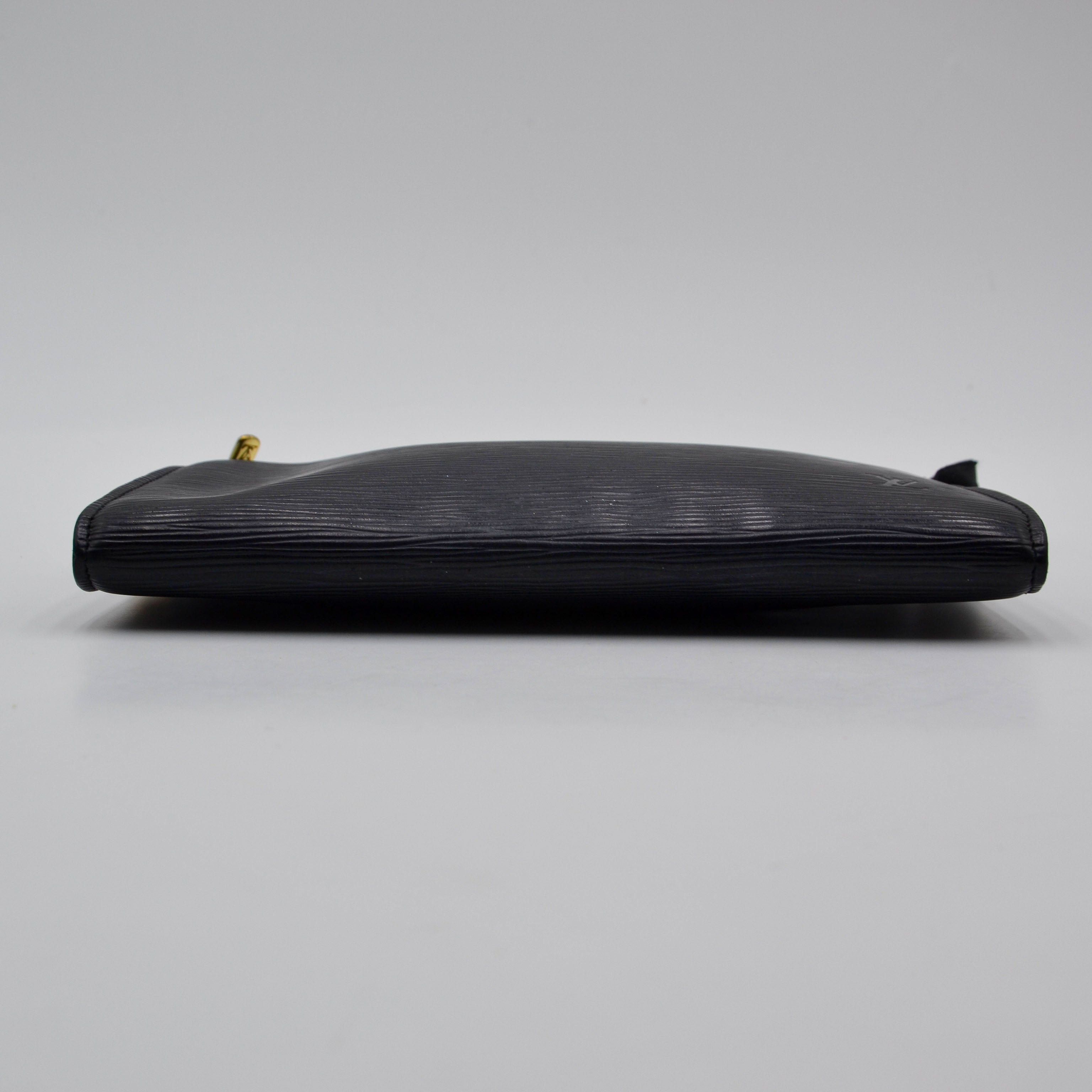 Pochette Louis Vuitton Accesorios Cuero Épi Negro