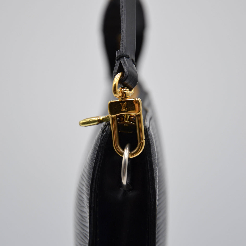 Pochette Louis Vuitton Accesorios Cuero Épi Negro