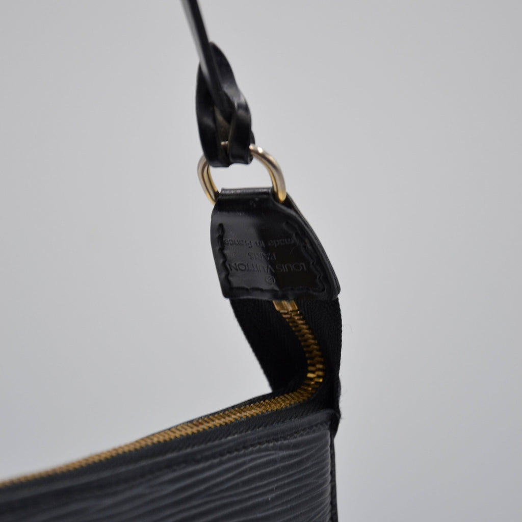 Pochette Louis Vuitton Accesorios Cuero Épi Negro