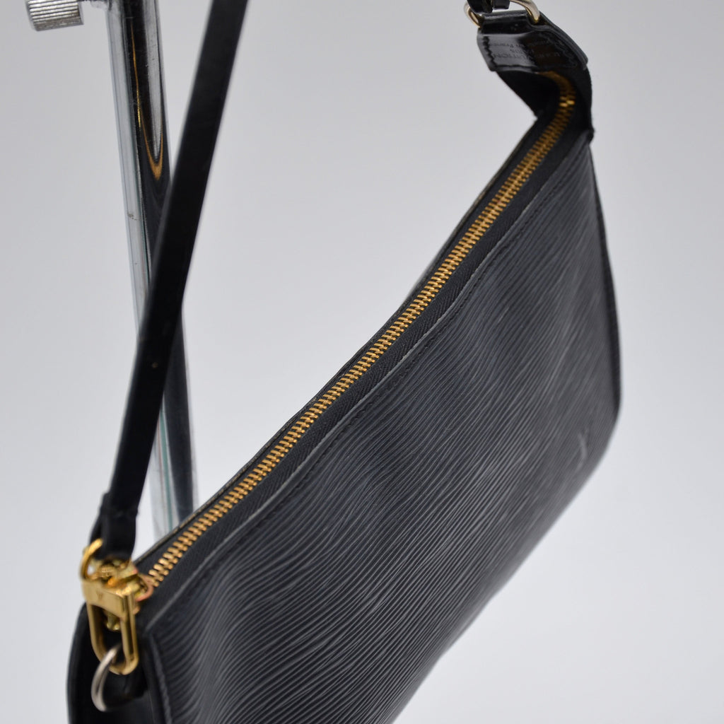 Pochette Louis Vuitton Accesorios Cuero Épi Negro
