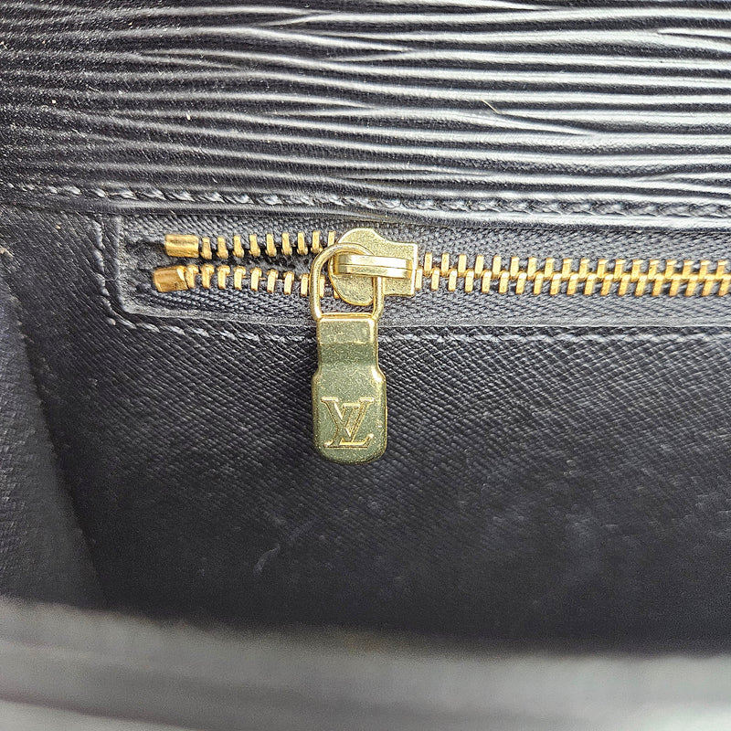 Louis Vuitton Saint Cloud Gm Cuir Épi Noir