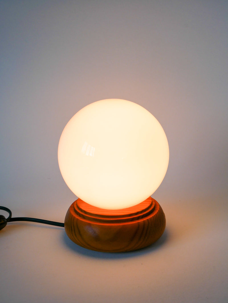 Lampe À Poser Boule En Opaline Et Support En Pin - 1980