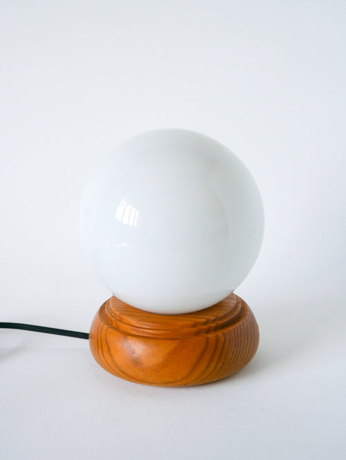 Lampe À Poser Boule En Opaline Et Support En Pin - 1980