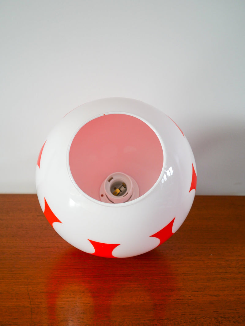 Suspension En Opaline Ronde Bicolore Orange / Rouge Et Blanc Géométrique Design - 1970