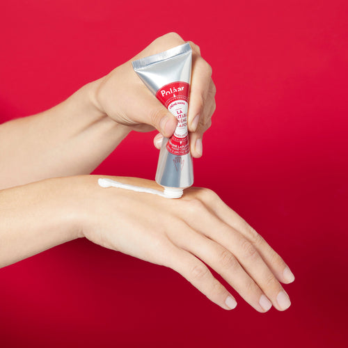 Crème main application