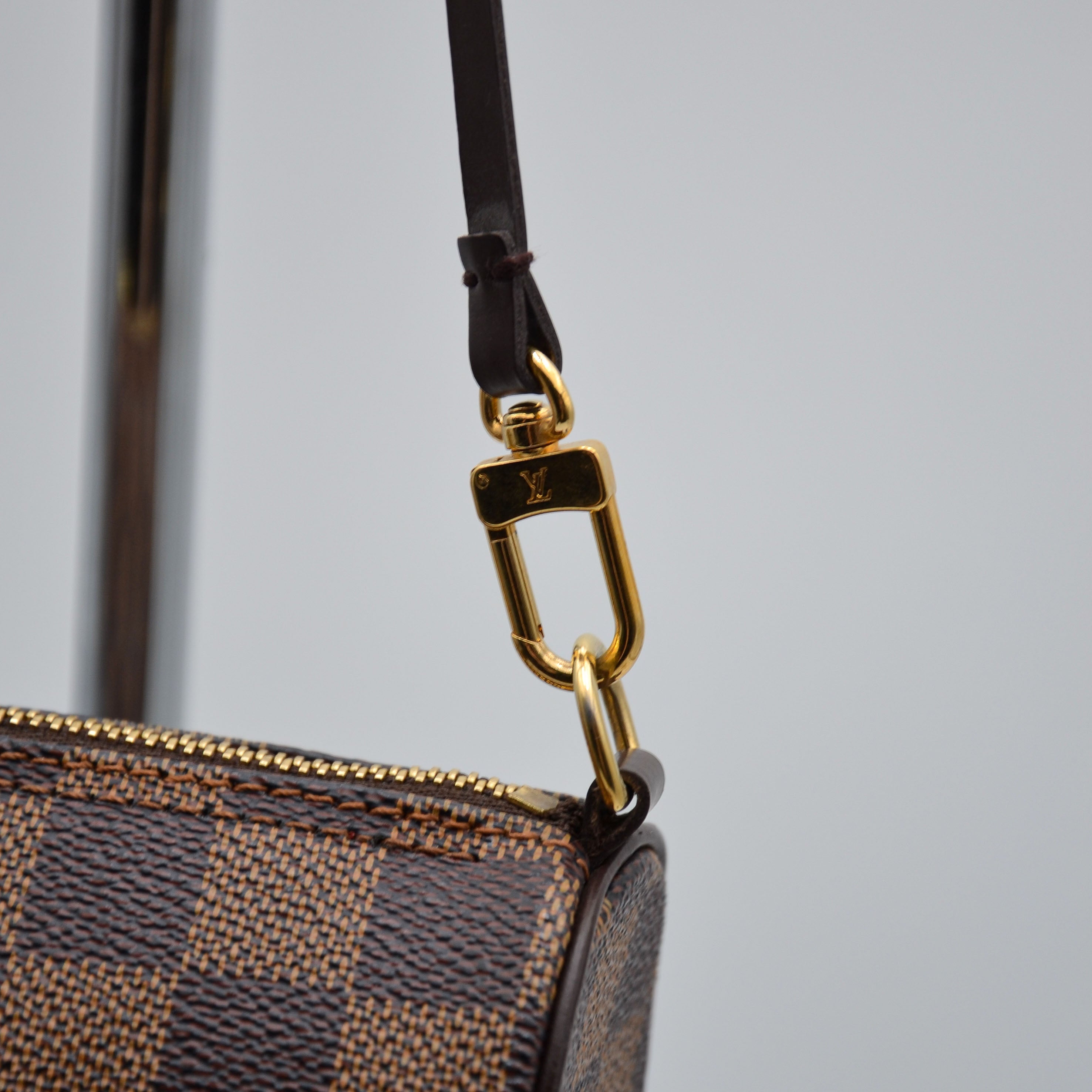 Pochette Louis Vuitton Papillon Lona Damier Ébène