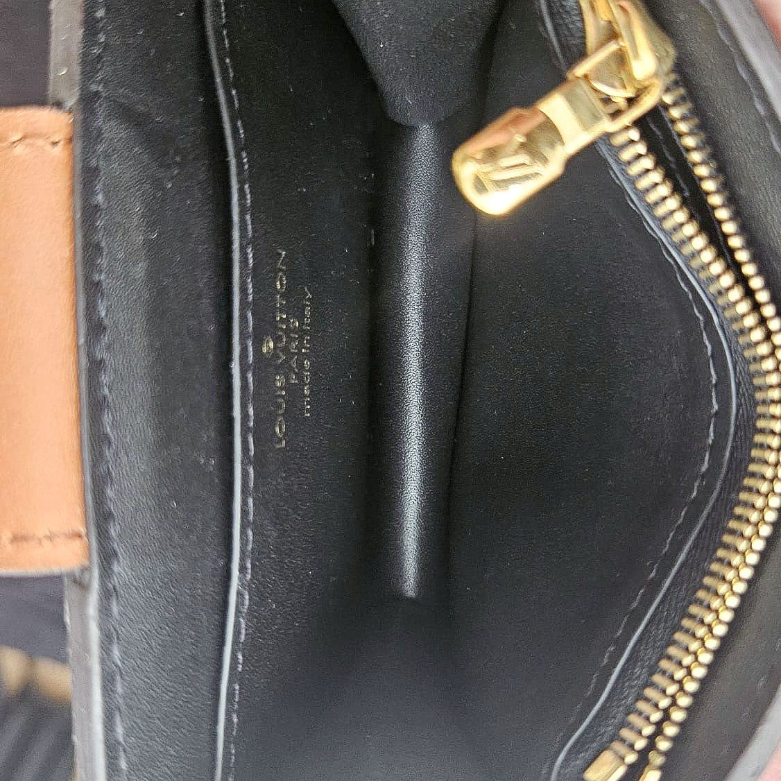 Louis Vuitton Dauphine Dragonne Porte-Clés Monogram